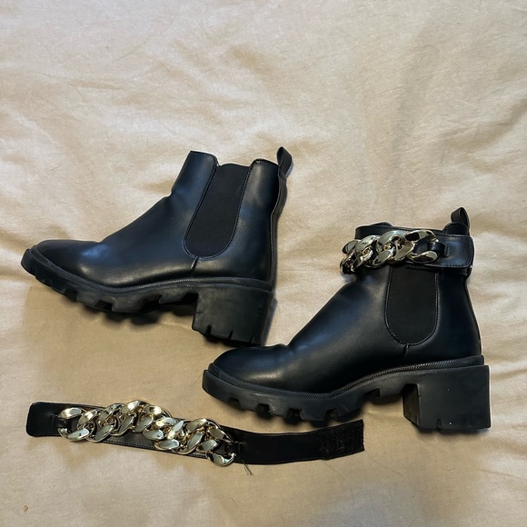Steve Madden Amulet C Chelsea Boots - Picture 4 of 6